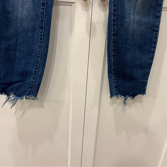 Ripped skinny jeans - Tractr Brand - size 27 / size 4 - barely worn - Picture 8 of 8